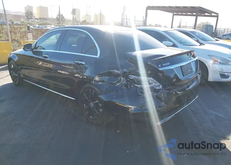 2020 Mercedes-Benz C 300 z USA, uszkodzony, nr VIN WDDWF8DB9LR526331